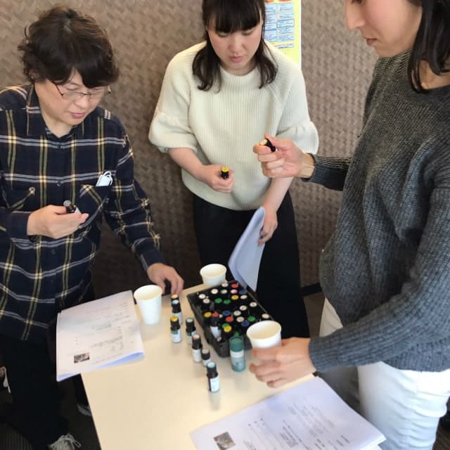 大阪梅田本校 アロマ介護レクリエーションセミナー風景4